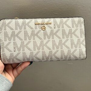 Michael Kors wallet
